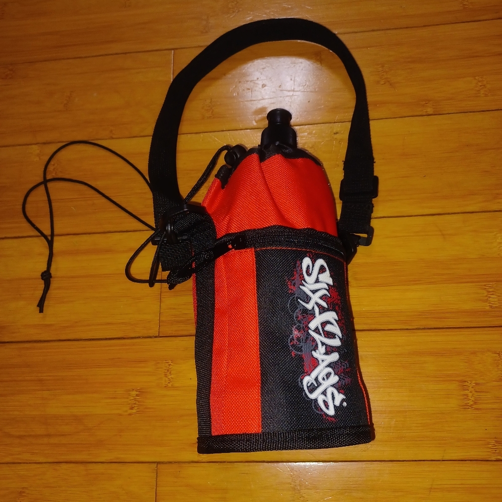 Six Flags reusable bottle bundle
